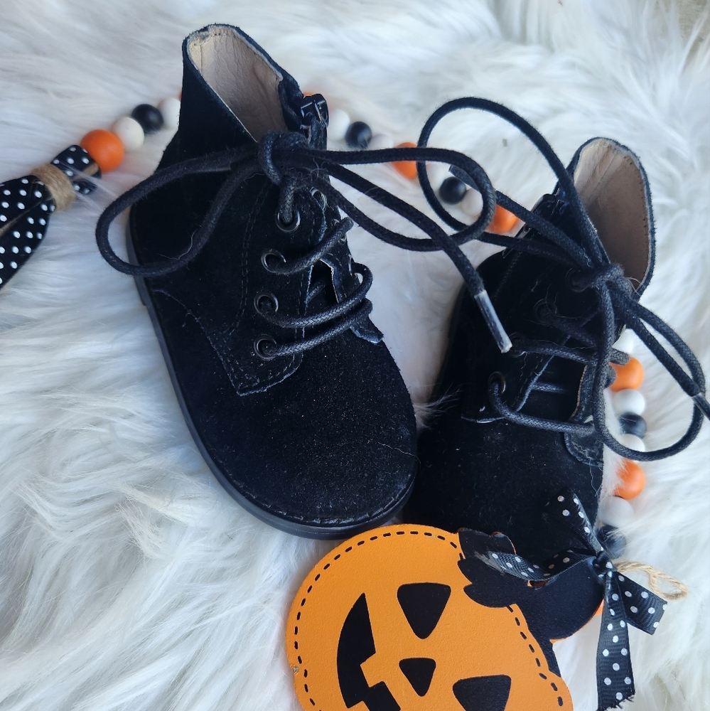 Black fall boots